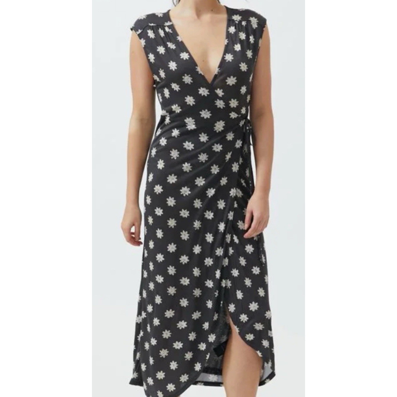 Urban Outfitters Floral Wrap Midi Dress Black White Daisy Sleeveless Large
